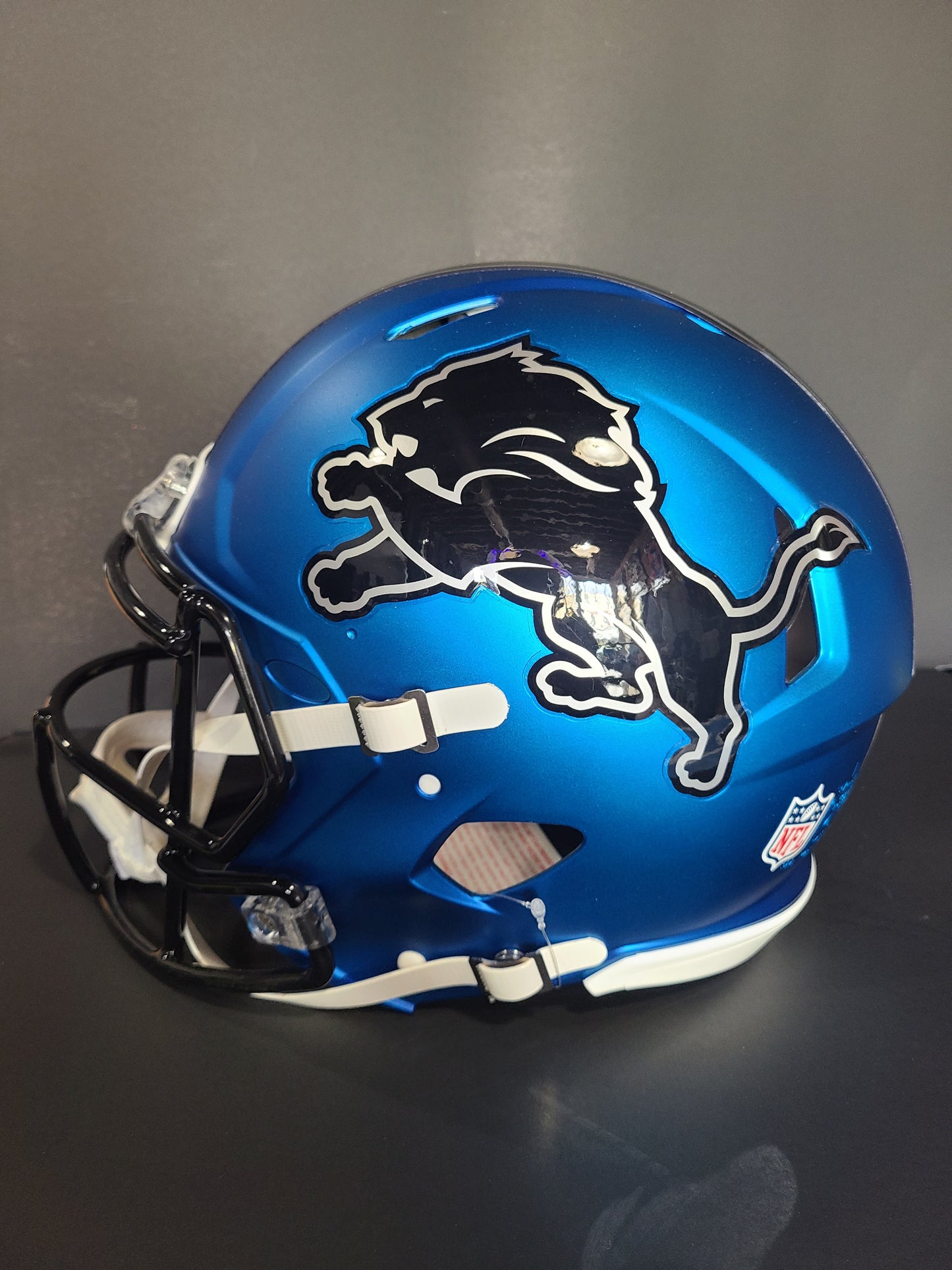 Detroit Lions Amon-Ra St. Brown Authentic Helmet Beckett Authenticated Signature