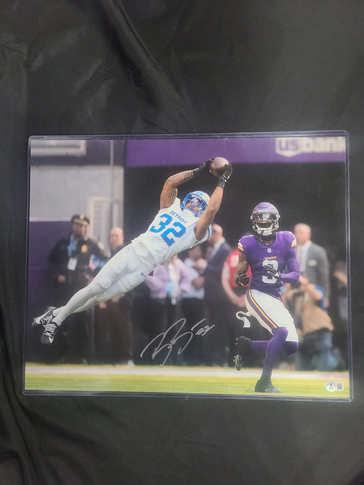 Detroit Lions Brian Branch INT 16X20 Horizontal Photo Beckett Authenticated Signature