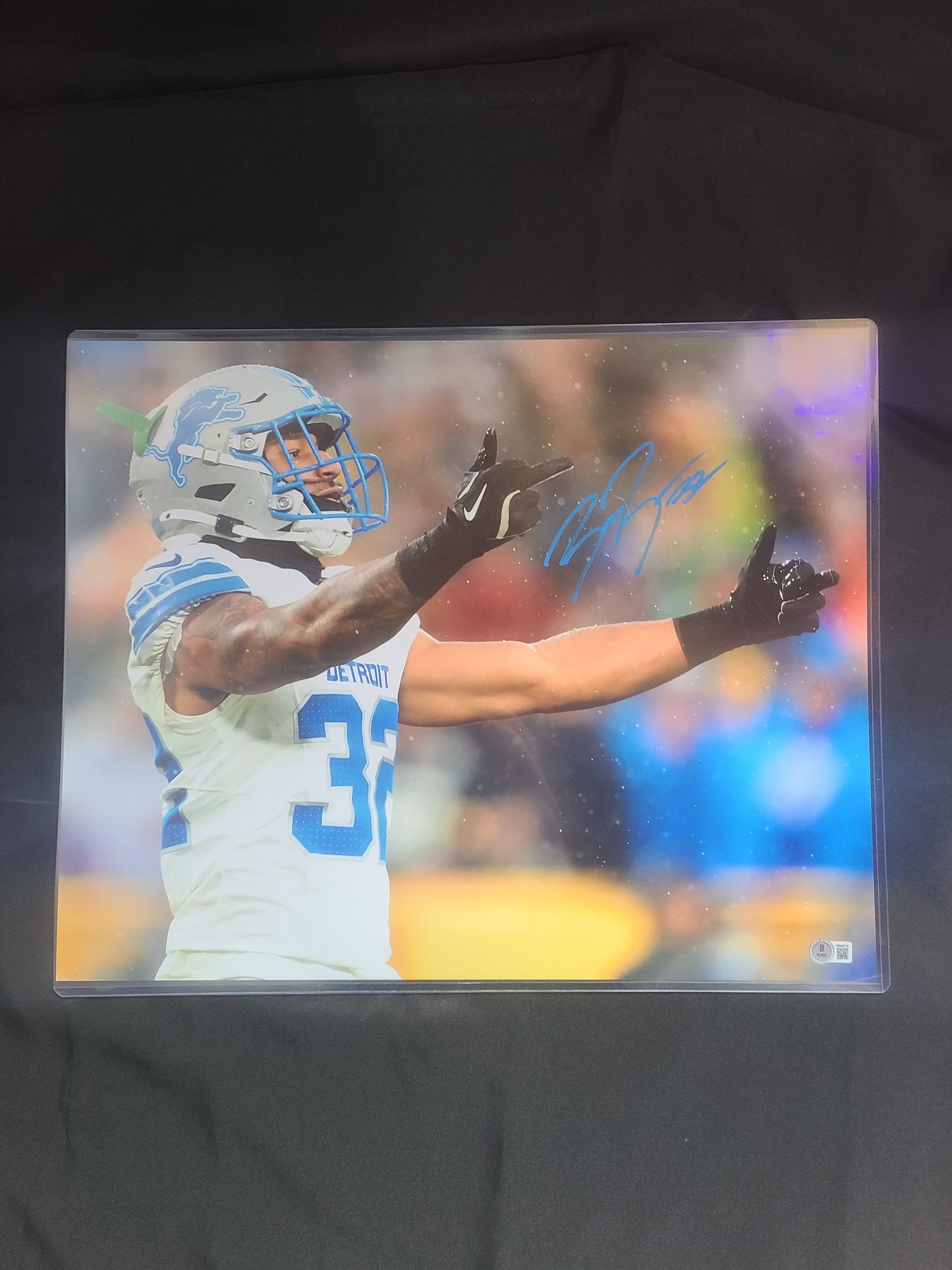 Detroit Lions Brian Branch Double Bird 16X20 Horizontal Photo Beckett Authenticated Signature