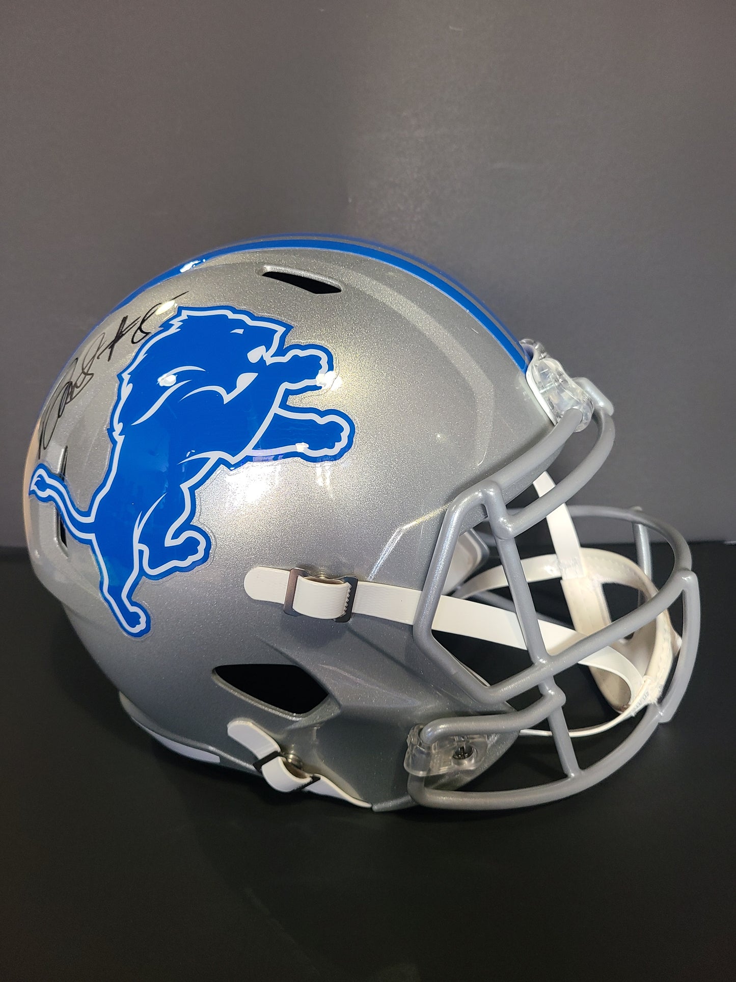 Detroit Lions David Montgomery Replica Helmet Beckett Authenticated Signature