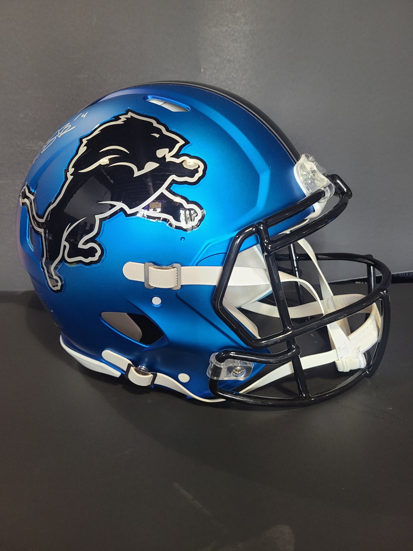 Detroit Lions Amon-Ra St. Brown Authentic Helmet Beckett Authenticated Signature