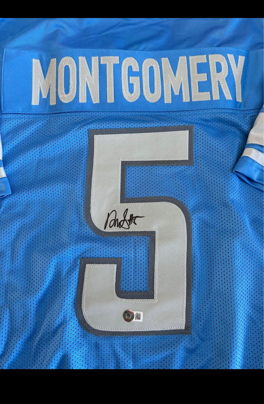 🏈 DAVID MONTGOMERY signed/autographed jersey w/ Beckett COA