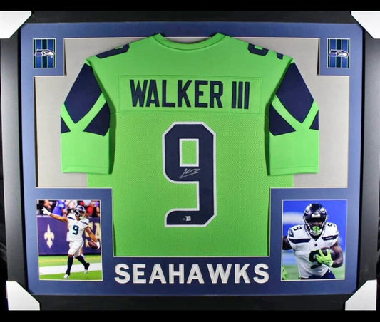 🏈KENNETH WALKER III custom framed and signed / autographed jersey with Beckett COA